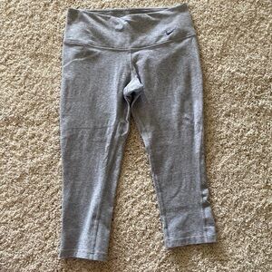 Nike Capri Leggings - small
